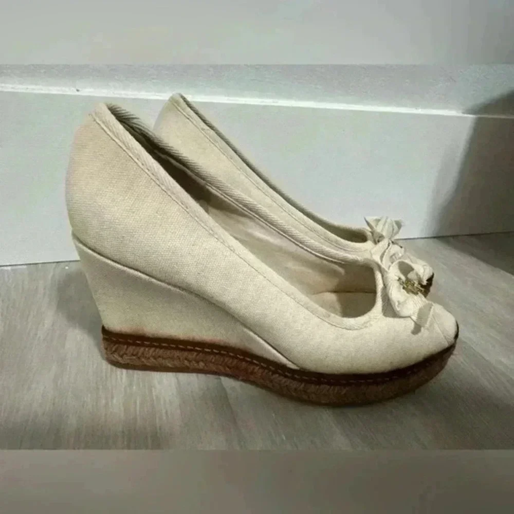 Tory‎ Burch Women's White cream Canvas Jackie Wedge Pumps Size 7.5M